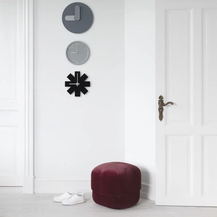 3410_Normann_Copenhagen_Watch_Me_Black_Day_Grey_Bold_Wall_Clock_Grey_Group_ilumia