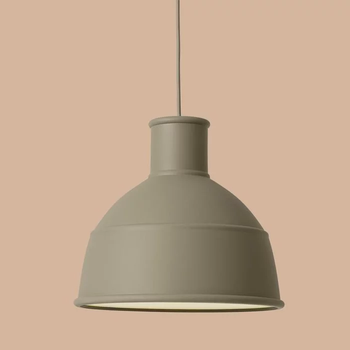14211 Unfold - ponadczasowa lampa industrialna z silikonu - oliwkowa