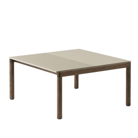 Couple_stolik_kawowy_średni_piaskowy_ciemny_dąb_Muuto_ilumia