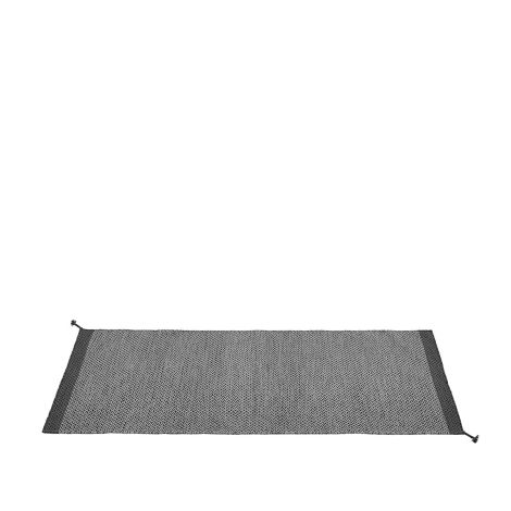Ply-rug-80x200-dark-grey-Muuto-ilumia