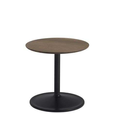 Soft-stolik-boczny-o41-h40-czarny-przyciemniany-dąb-muuto-ilumia