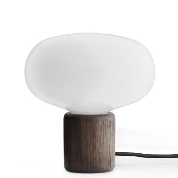 Karl-Johan_lampa_stołowa_opal_dąb_New_Works_ilumia