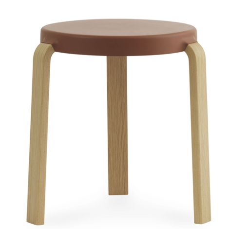 Tap_Stool_taboret_karmel_dąb_Normann_Cph_ilumia