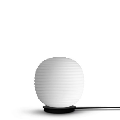 Lantern_lampa_stołowa_mała_20cm_opal_mat_New_Works_ilumia