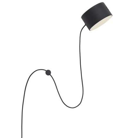 Post-floor-lamp-black-Muuto-ilumia