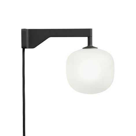 Rime Wall Lamp with sandblasted, mouth-blown glass shade -Muuto ilumia