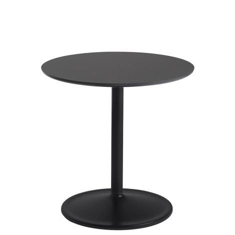 Soft-stolik-boczny-o48-h48-czarny-muuto-ilumia