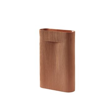 Ridge-vase-terracotta-48-cm-Muuto-5000x5000-hi-res