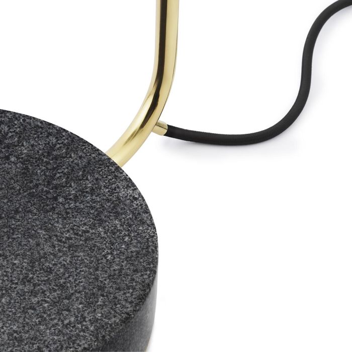 502019_Normann_Copenhagen_Grant_Floor_Lamp_Black_ilumia
