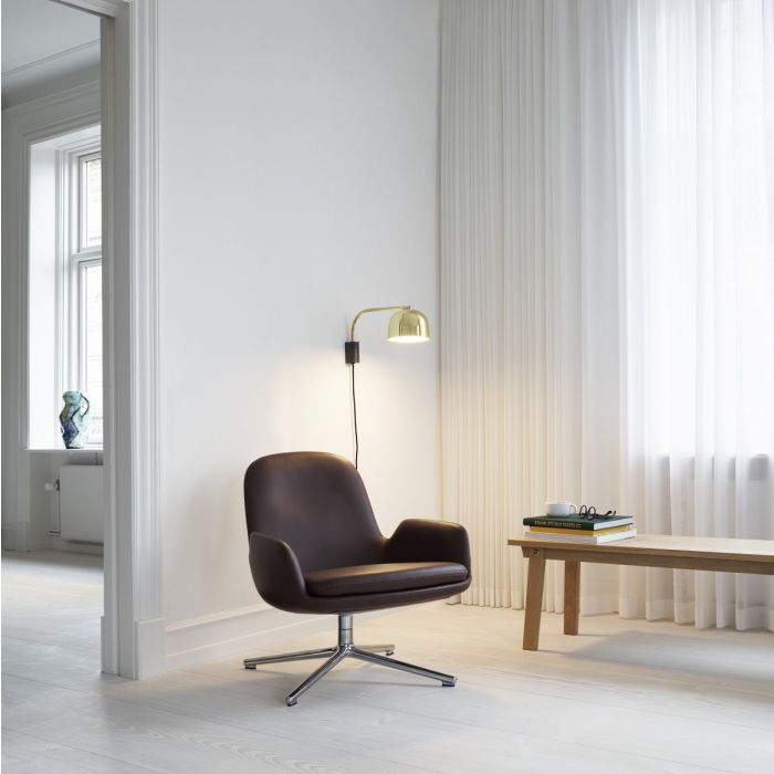 502020_Normann_Copenhagen_Grant_Wall_Lamp_43cm_Brass_07-ilumia