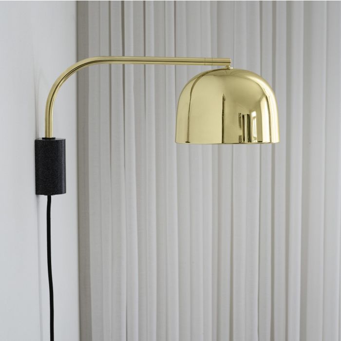 502020_Normann_Copenhagen_Grant_Wall_Lamp_43cm_Brass_07-ilumia