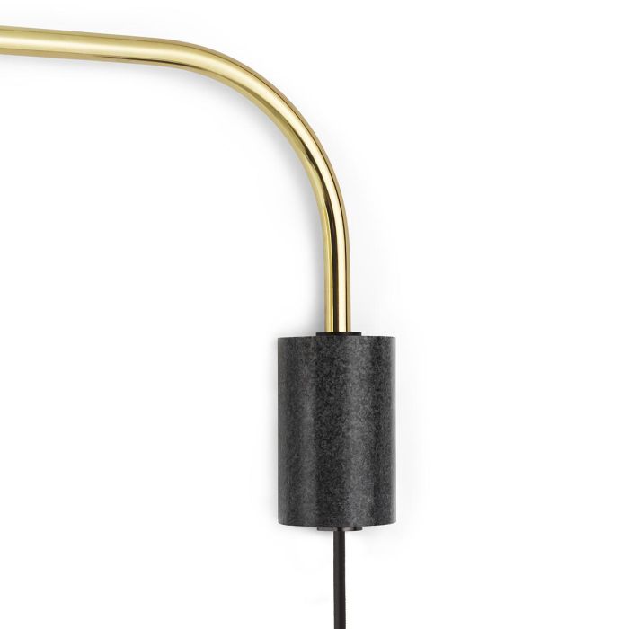502020_Normann_Copenhagen_Grant_Wall_Lamp_43cm_Brass_ilumia-focus