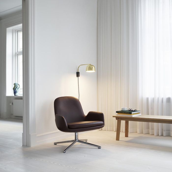 502020_Normann_Copenhagen_Grant_Wall_Lamp_43cm_Brass_05-ilumia