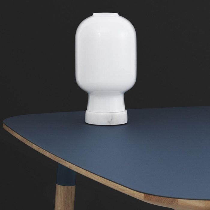 502075_Amp_Table_Lamp_EU_WhiteWhite_Normann_Copenhagen_ilumia_