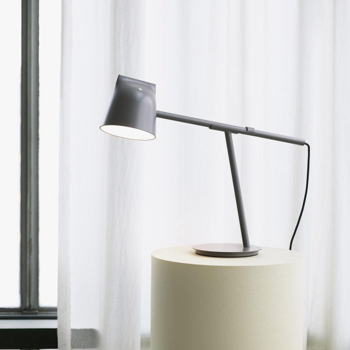 505063_Normann_Copenhagen_Momento_Table_Lamp_Grey_Normann_Copenhagen_ilumia_