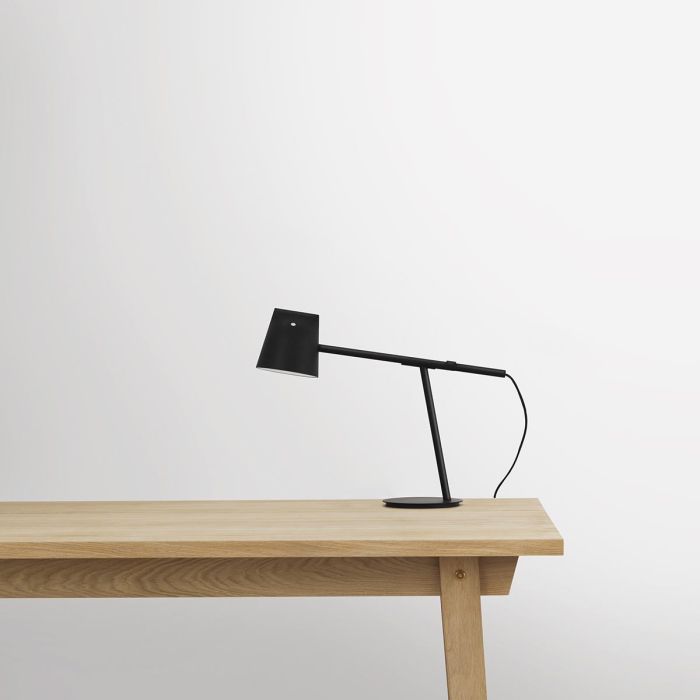 505064_Momento_Table_Lamp_Black_Normann_Copenhagen_ilumia