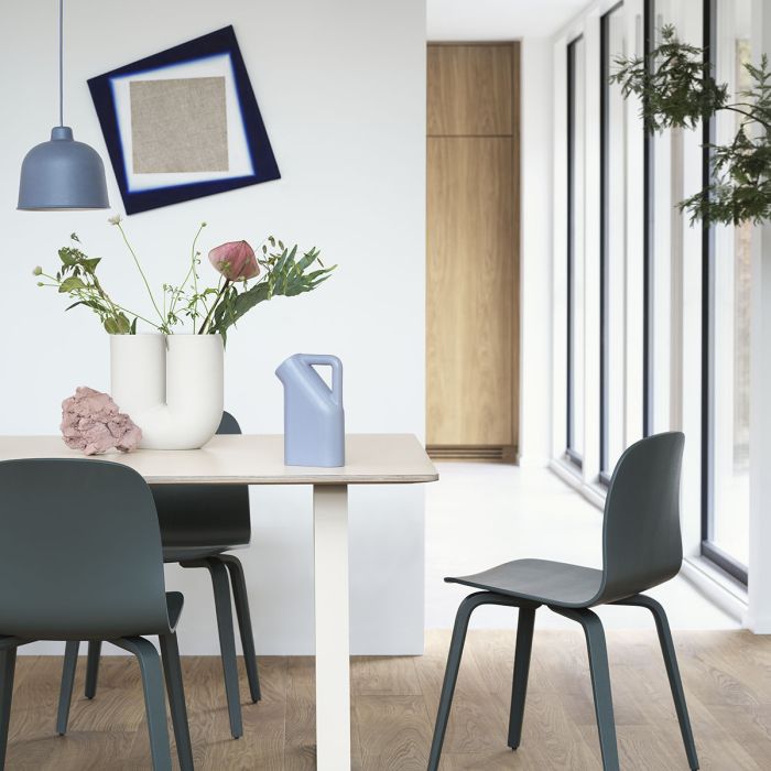 70-70-table-sand-visu-chair-wood-dark-green-grain-pendant-kink-vase-muuto-ilumia