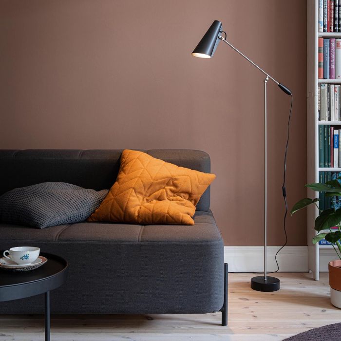 Birdy_floor_lamp_black_steel_Northern_ilumia