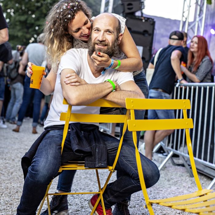 Bistro_metalowe_krzesło_składane_Fermob_ilumia