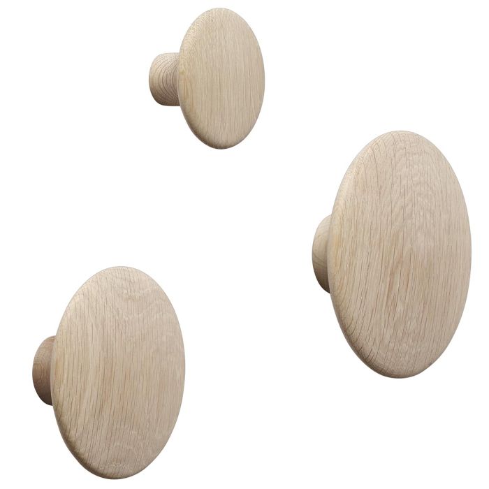 Muuto-The-Dots-coat-3-hangers-medium-oak-muuto-ilumia