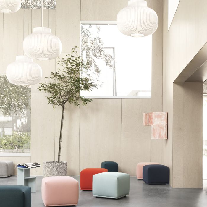 echo-pouf-forest-nap-forest-nap-912-strand-lamp-closed-halves-muuto-ilumia