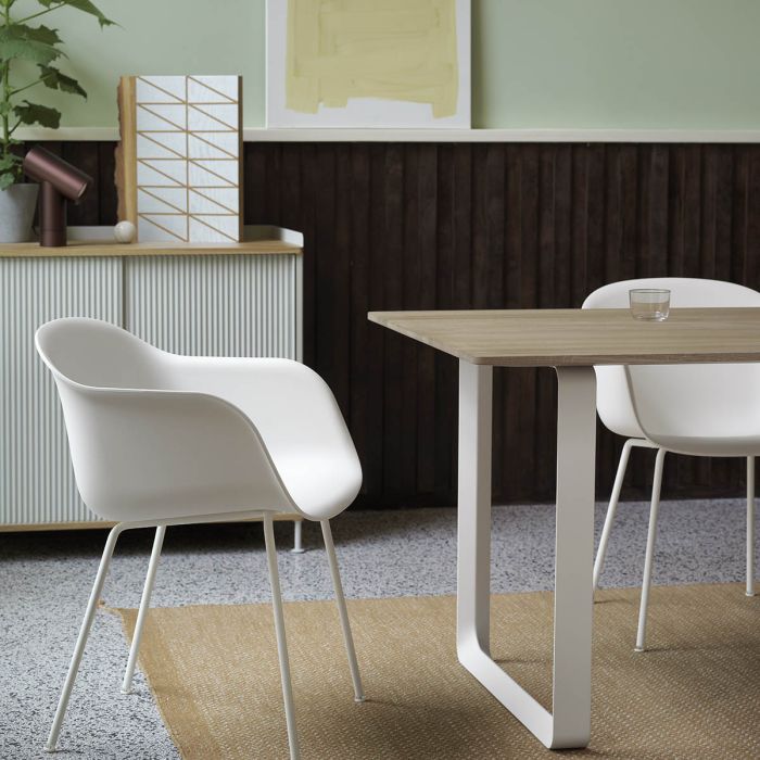 Fiber-armchair-tube-white-70-70-solid-oak-ply-rug-burnt-orange-enfold-muuto-ilumia