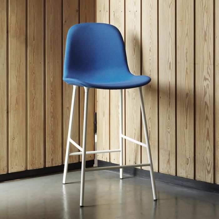Form_Bar_Chair_65cm_Full_Uph_Steel_White_Normann_Copnehagen_ilumia