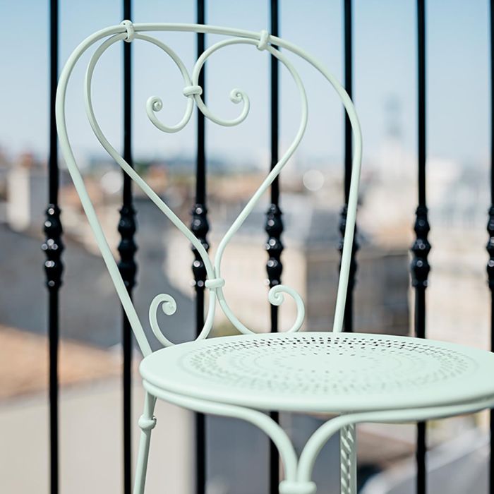 1900_CHAISE_FERMOB_ILUMIA