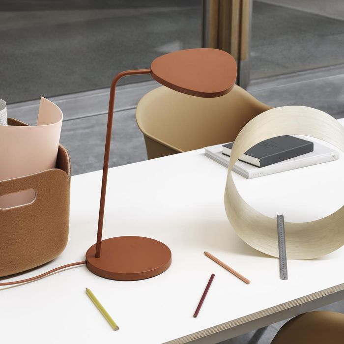 leaf-lamp-restore-fiber-arm-chair-muuto-ilumia