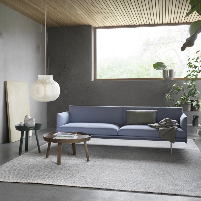 outline-3-seater-vidar-723-alu-around-stained-dark-brown-around-dark-green-strand-pendant-muuto-ilumia