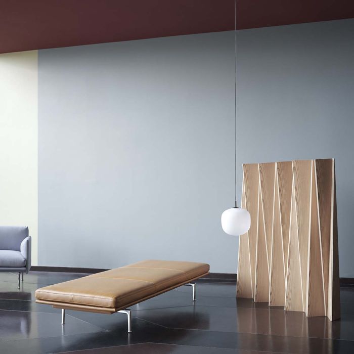 Outline-daybed-refine-cognac-leather-alu-rime-pendant-25-black-org-ilumia