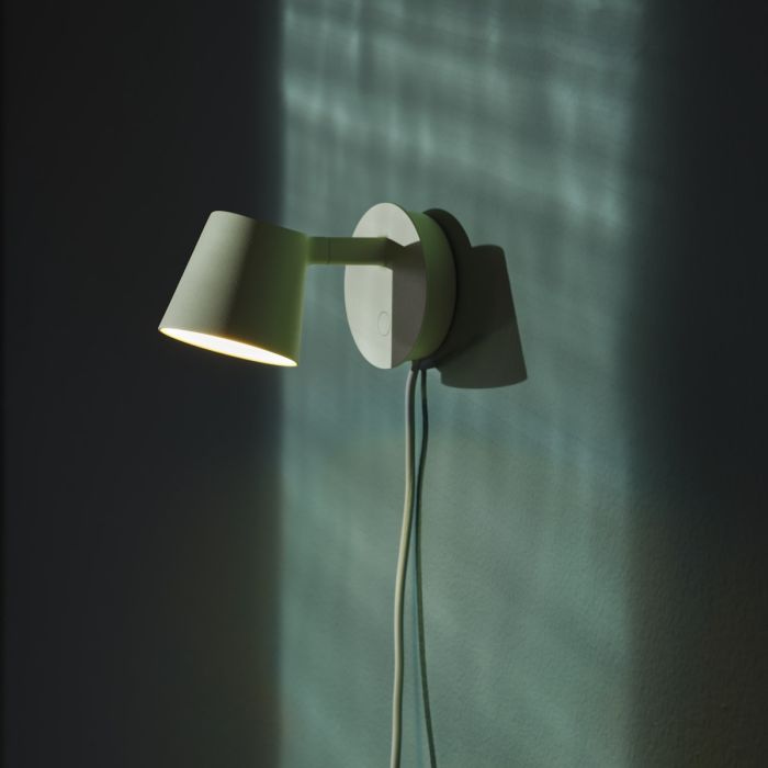 tip-adjustable-modern-wall-lamp-light-green-muuto-ilumia