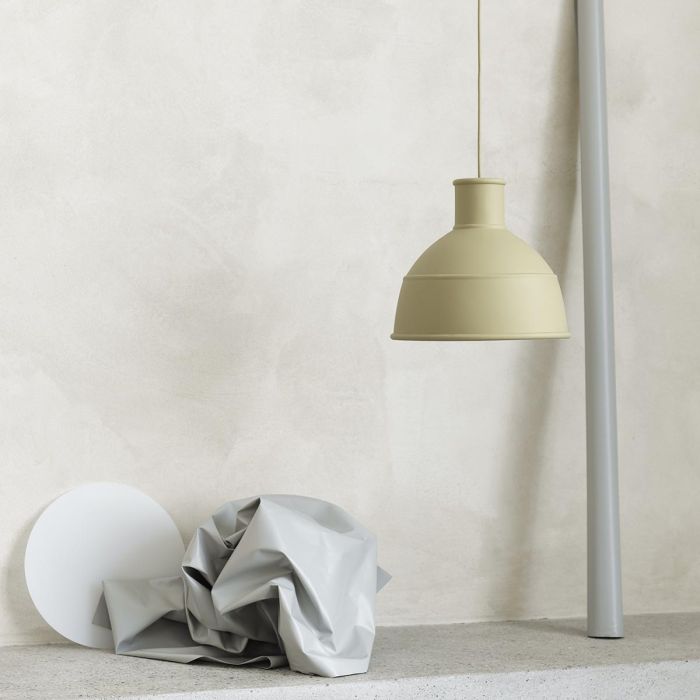 09017 Unfold - ponadczasowa lampa industrialna z silikonu - beżowo-zielona