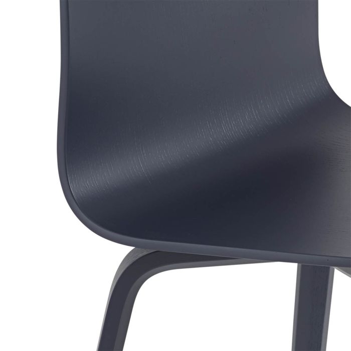 Visu-chair-midnight-blue-Muuto-ilumia
