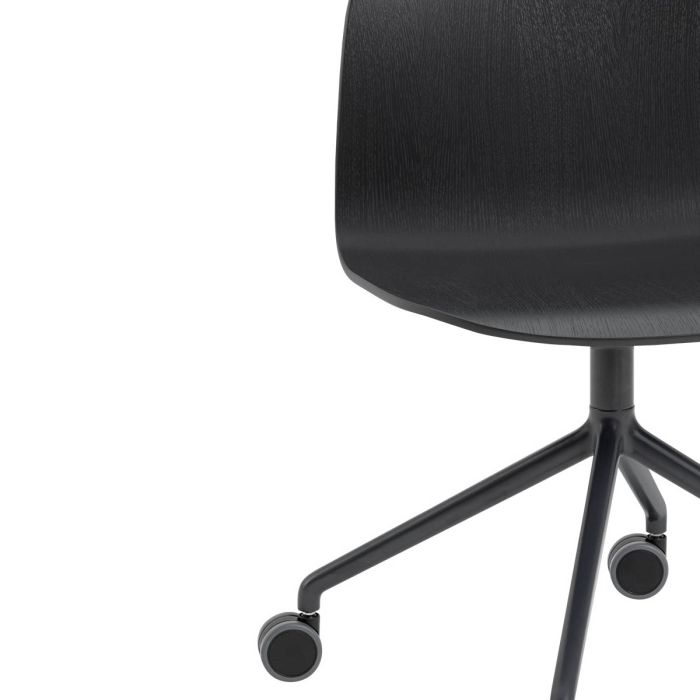 Visu_wide_swivel_black_castors-muuto-ilumia