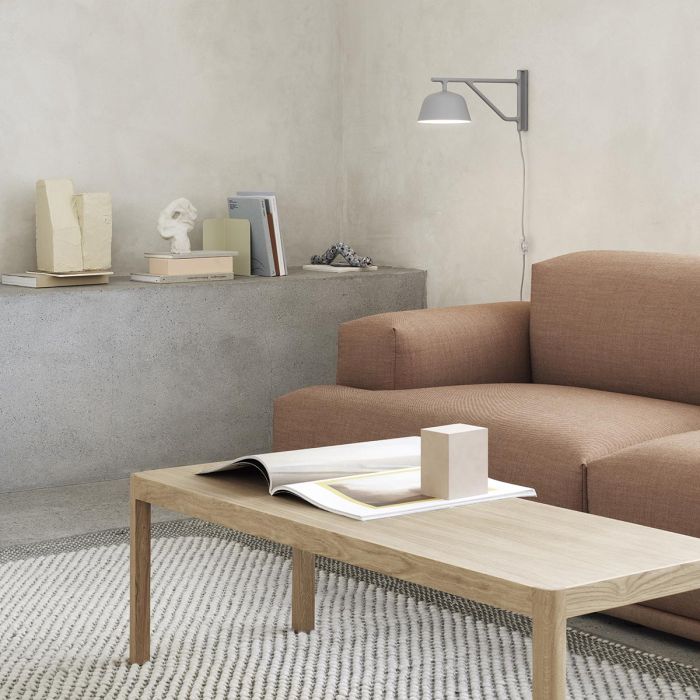 Workshop-coffee-table-oak-connect-ambit-wall-grey-pebble-light-grey-Muuto-ilumia