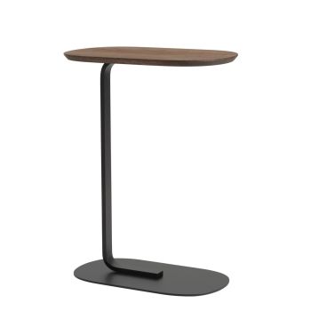 Relate-side-table-black-smoked-solid-oak-Muuto-ilumia naturalany, przyciemniany dąb