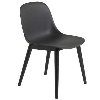 Fiber_side_chair_wood_base_black_WB_muuto-ilumia