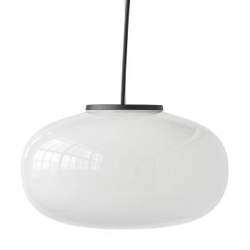 Karl_Johan_lampa_wisząca_duża_szkło_opal_New_Works_ilumia