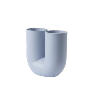 Kink-vase-light-blue-angle-Muuto-5000x5000-hi-res