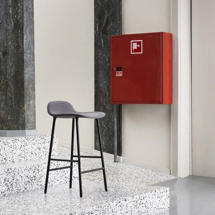 1380200_Normann_Copenhagen_Form_Barstool_65cm_Steel_Uph_Breeze_Fusion_ilumia