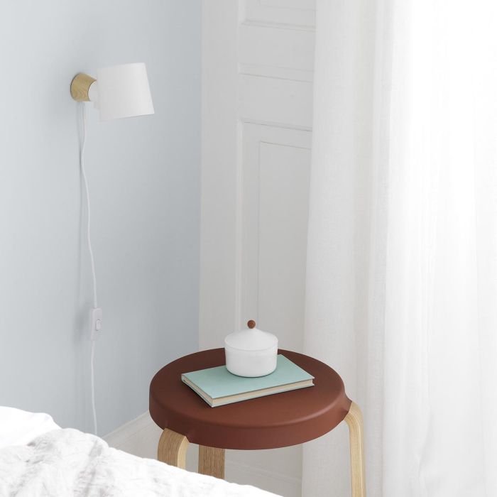 2020_Tap_Stool_Caramel_Rise_Wall_Lamp_White_Normann_Copenhagen_ilumia