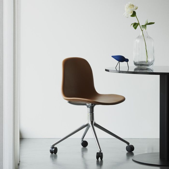 Form_fotel_na _4_kółkach_Normann_Cph_ilumia