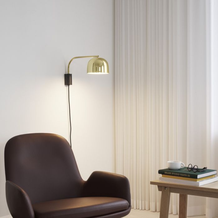 502020_Normann_Copenhagen_Grant_Wall_Lamp_43cm_Brass_08-ilumia