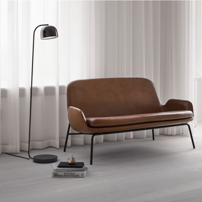 502159_Normann Copenhagen_Grant_Floor_Lamp_Black_Ace_Sofa_01-ilumia