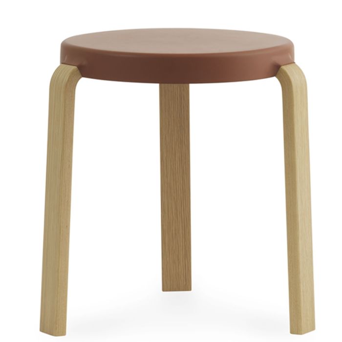 Tap_Stool_taboret_karmel_dąb_Normann_Cph_ilumia