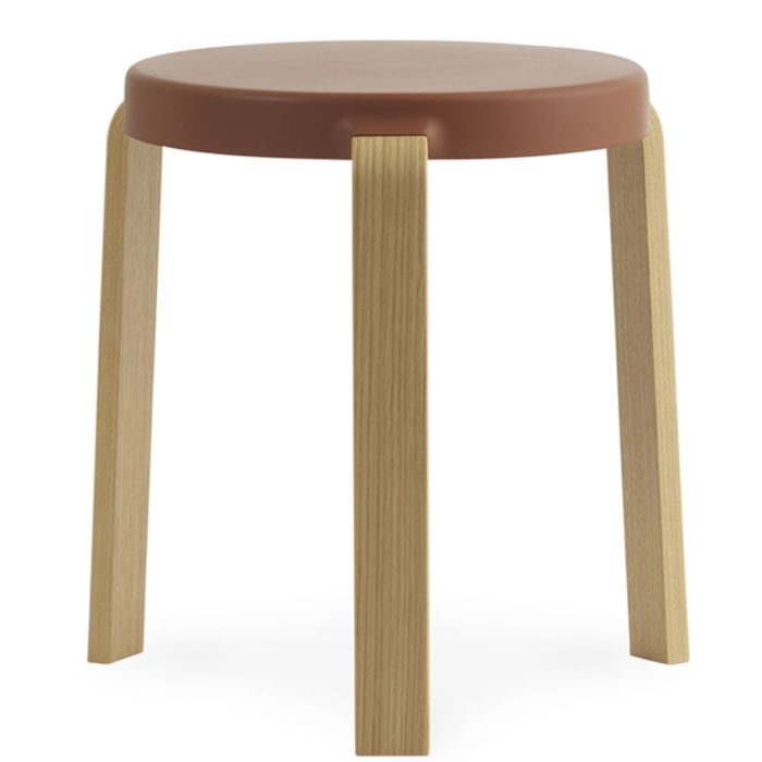 Tap_Stool_taboret_karmel_dąb_Normann_Cph_ilumia