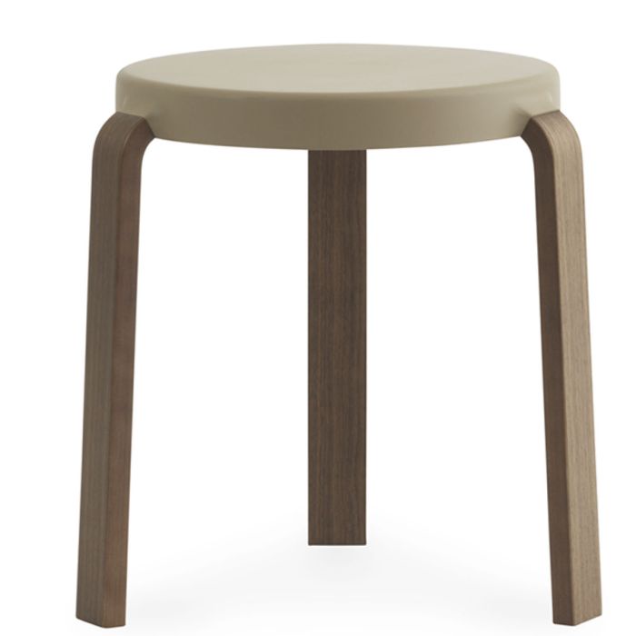 Tap_Stool_taboret_piaskowy_orzech_Normann_Cph_ilumia