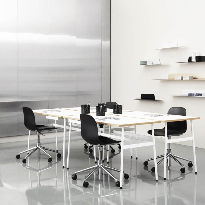6060_Normann_Copenhagen_Form_Chair_Swivel_5W_Black_In_Office_ilumia