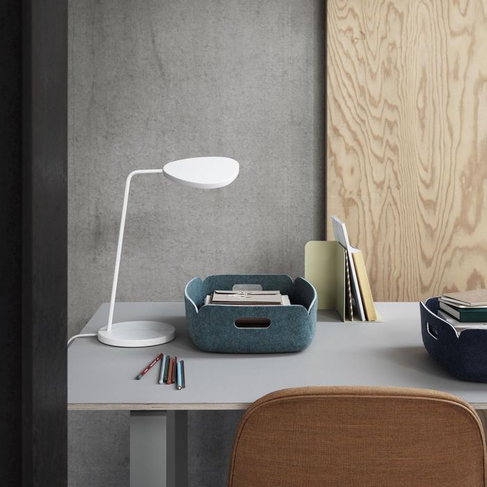 7070-leaf-fiber-restore-tray-compile-bookend-high-res-lifestyle-ilumia
